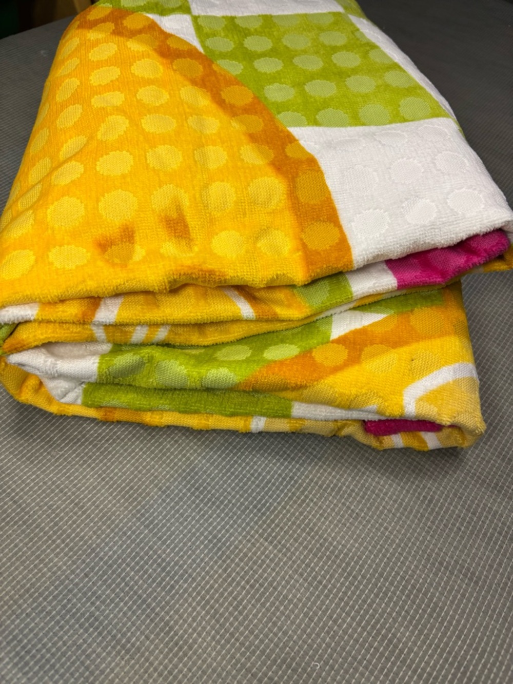 Better Homes And Gardens Bright Citrus Beach Towels - Yellow, Pink, Green, White - Picture 8 of 10